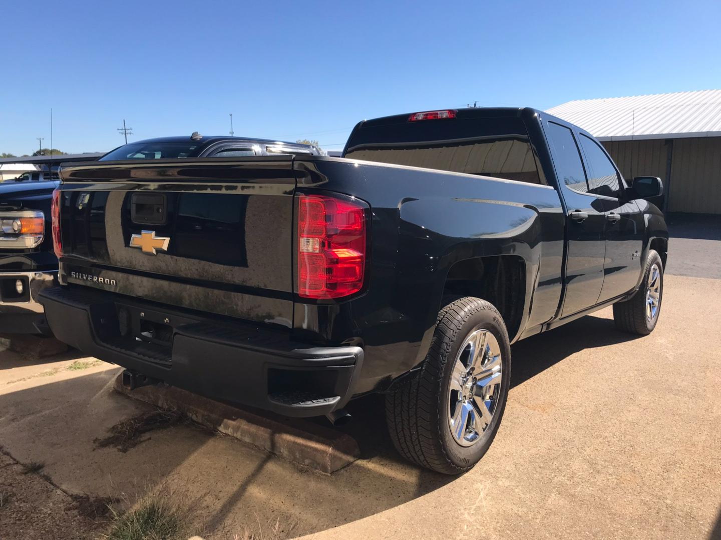 2018 BLACK Chevrolet Silverado 1500 Work Truck Double Cab 2WD (1GCRCPEC2JZ) with an 5.3L V8 OHV 16V engine, 6A transmission, located at 533 S Seven Points BLVD, Seven Points, TX, 75143, (430) 255-4030, 32.313999, -96.209351 - Photo#1